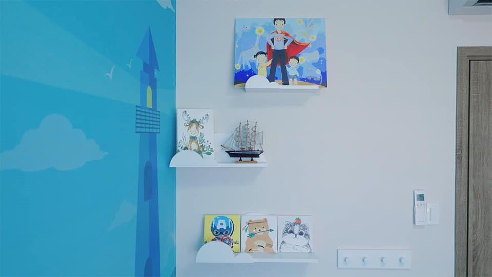 Phòng ngủ bé tông màu xanh tươi mát, sinh động