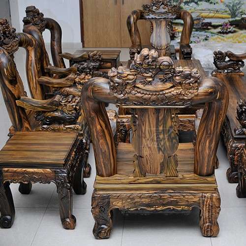 Bàn ghế luôn là ứng dụng phổ biến của gỗ mun