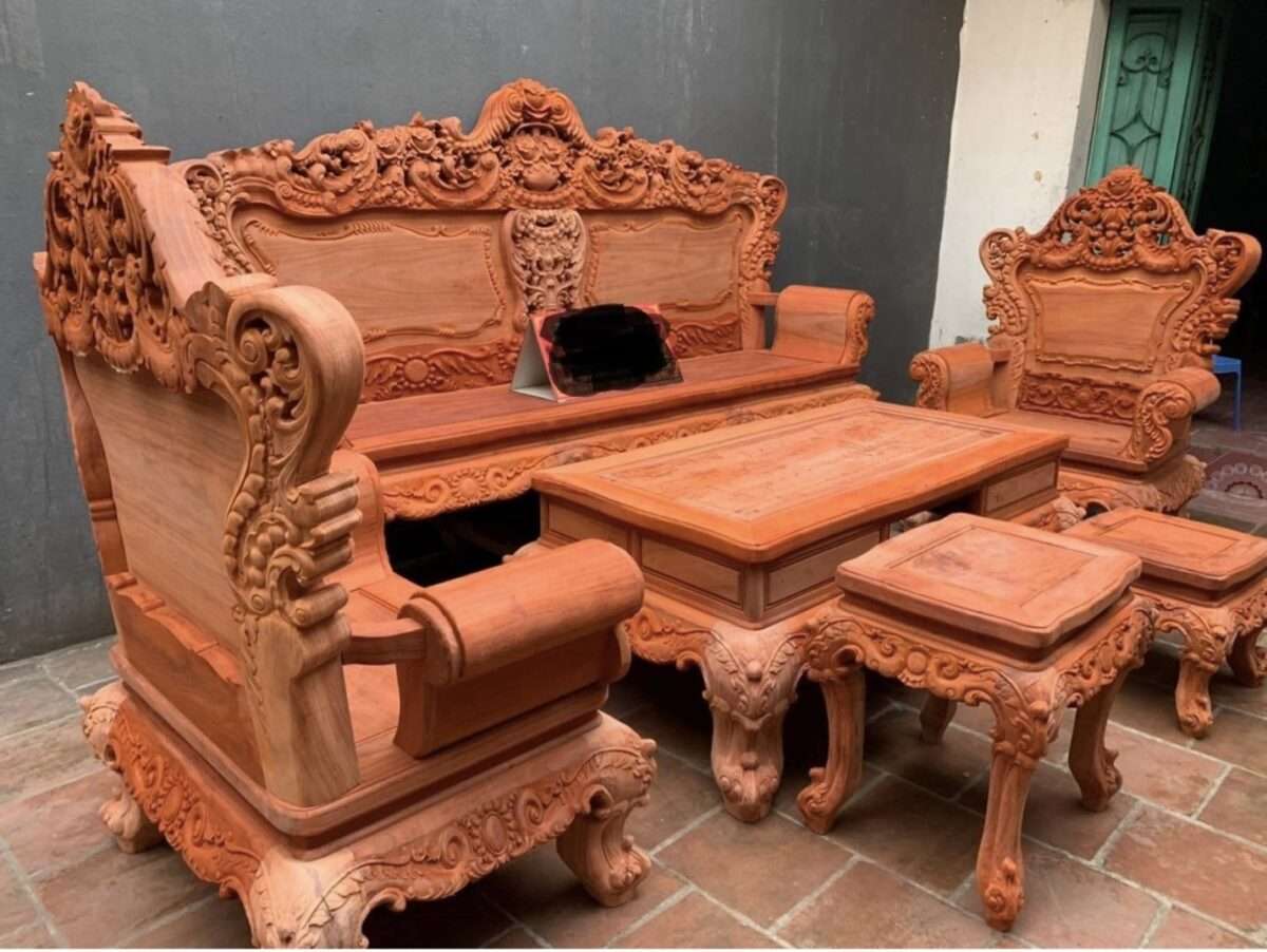 Bộ bàn ghế làm từ gỗ hương tinh xảo 