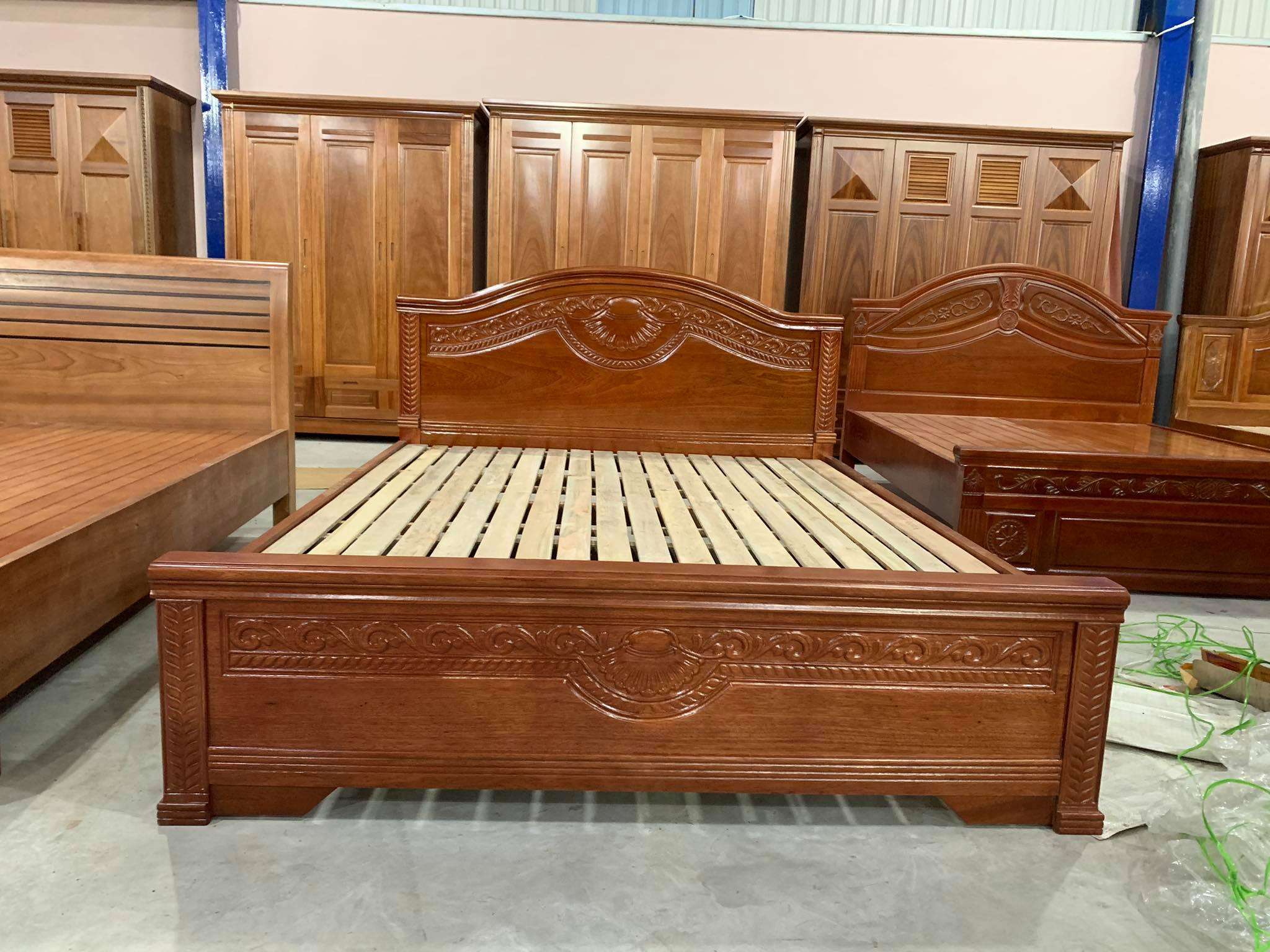 Giường ngủ bằng gỗ hương nổi tiếng với độ bền cao và hiện đại