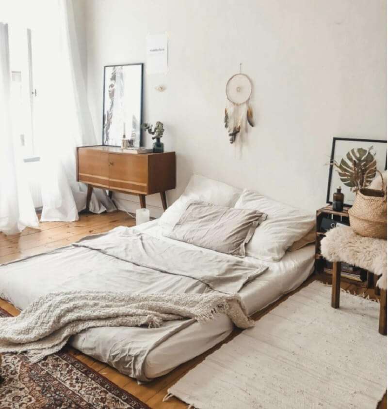 Phòng ngủ với đệm lót theo phong cách vintage