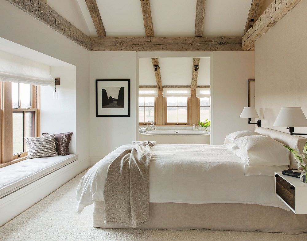 Màu sắc trong thiết kế phòng ngủ Rustic thường xoay quanh các tông màu trung tính và tự nhiên như nâu, xám, trắng và màu xanh lá cây nhạt
