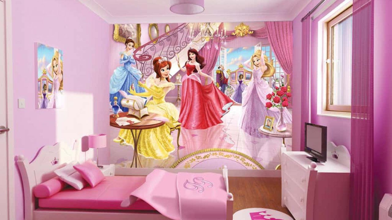 Phòng ngủ cho bé ngập tràn hình ảnh của những cô công chúa trong truyện cổ tích