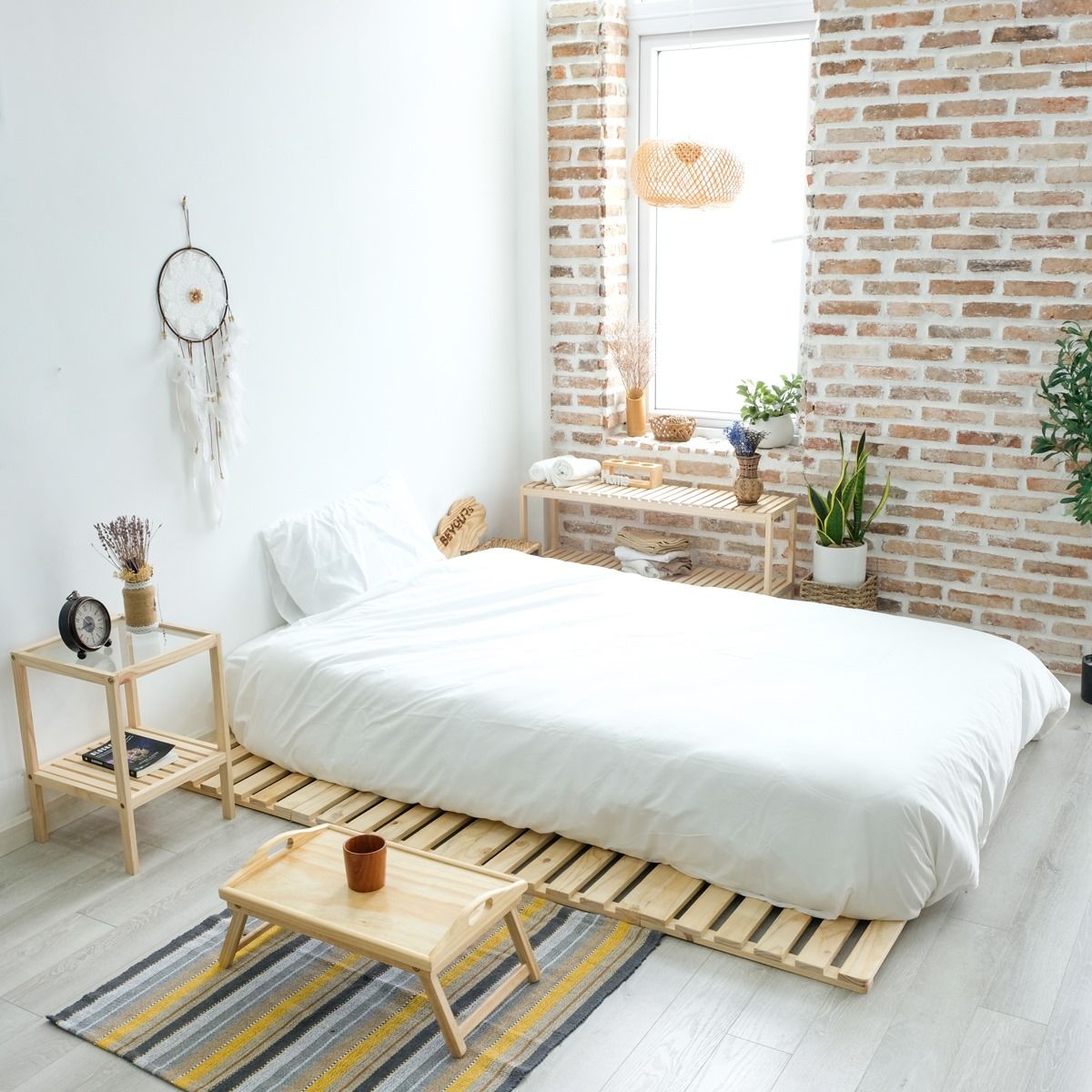 Thiết kế tối giản cùng màu sắc hài hòa giúp phòng ngủ 11m2 gọn gàng và tiện ích hơn