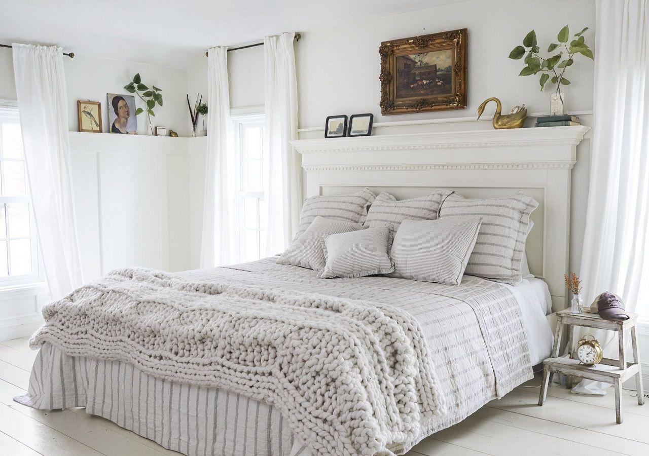 Thiết kế phòng ngủ dành cho nữ với gam màu trắng chủ đạ