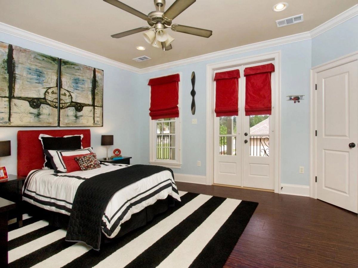 Thảm lót sàn lông ngắn màu đen trắng kích thước lớn giúp tăng sự sang trọng cho căn phòng