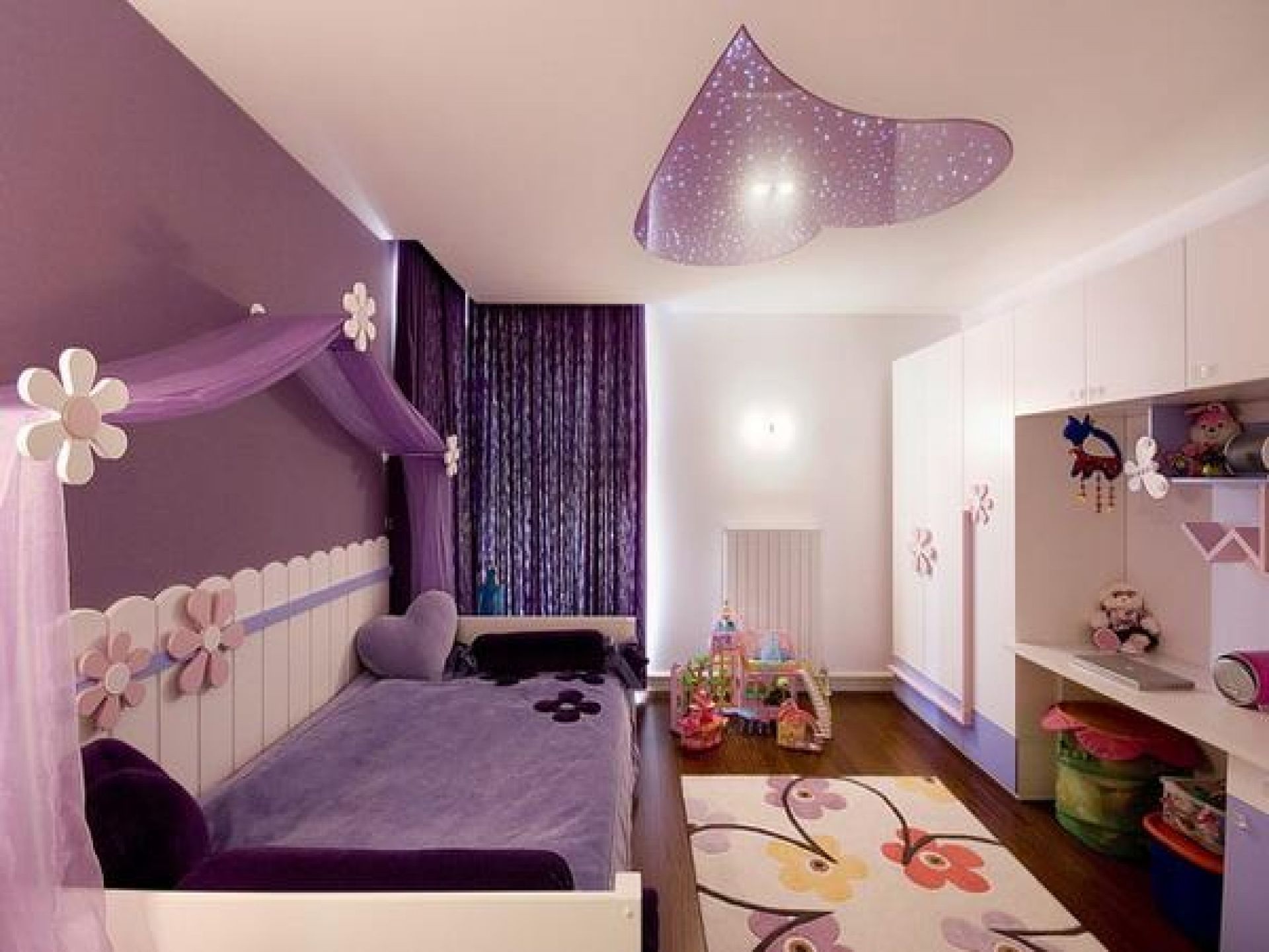 Phòng ngủ cho bé gái trần thiết kế với diện tích hẹp