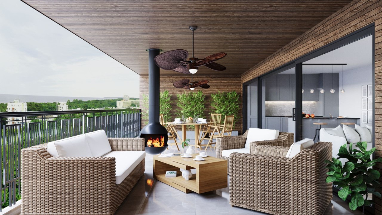 Cây xanh là vật dụng trang trí không thể thiếu ở ban công