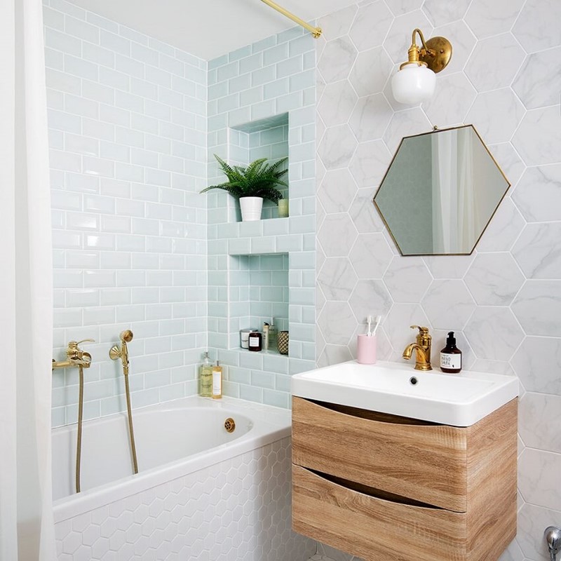 Trang trí phòng tắm nhà ống với gạch lục giác đẹp tinh tế